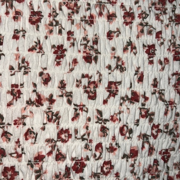 Hollister Floral Tee - Picture 4 of 4